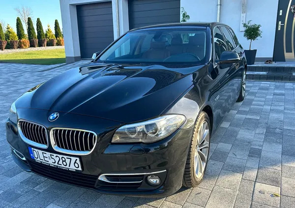 samochody osobowe BMW Seria 5 cena 82900 przebieg: 248000, rok produkcji 2017 z Chojnów